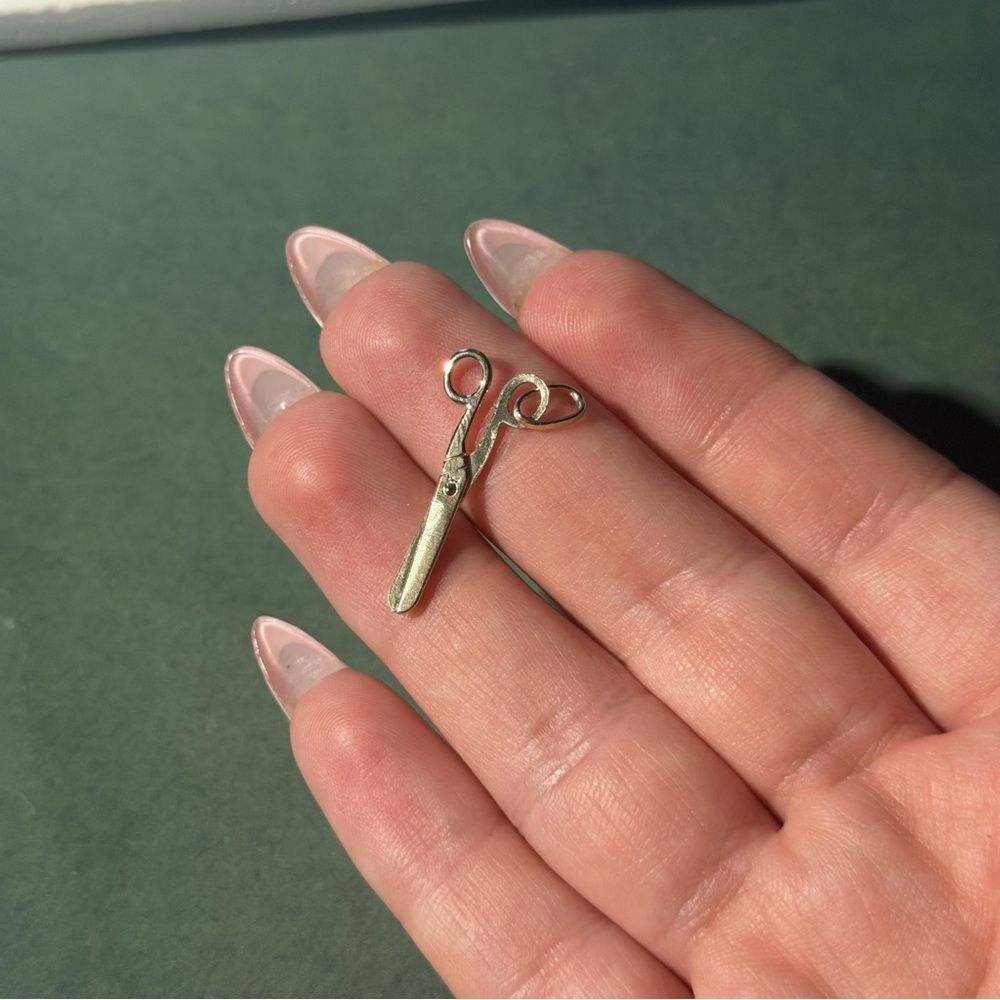 10K Real Yellow Gold Scissors Pendant 1.25” - Picture 2 of 7